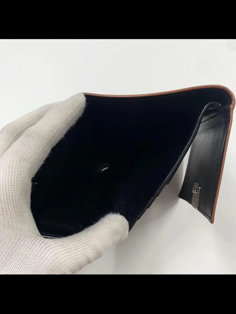 Loewe compact trifold